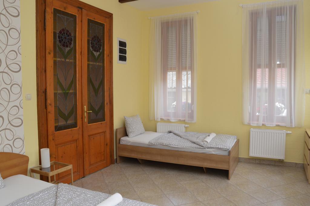 Mediterran Vendeghaz Kecskemet Bagian luar foto