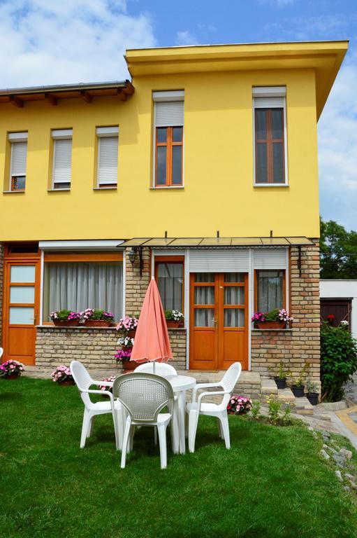 Mediterran Vendeghaz Kecskemet Bagian luar foto