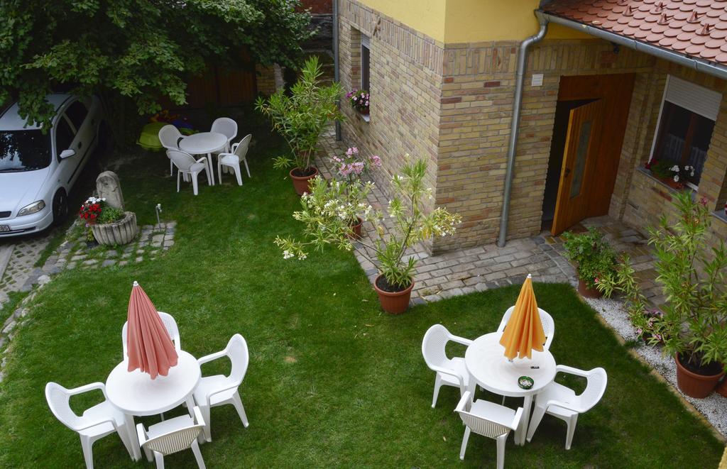 Mediterran Vendeghaz Kecskemet Bagian luar foto